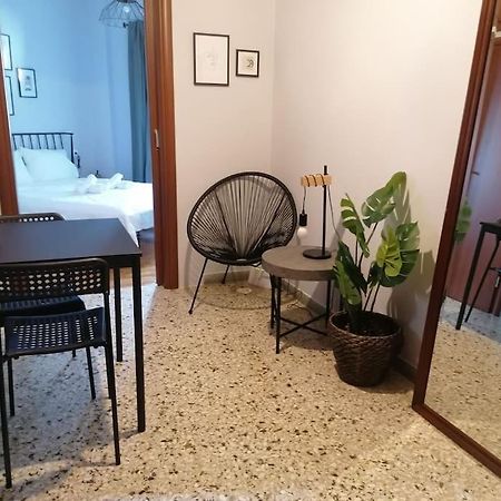 Minimal Studio Varnava Square - Kallimarmaro Area Athen Exterior foto